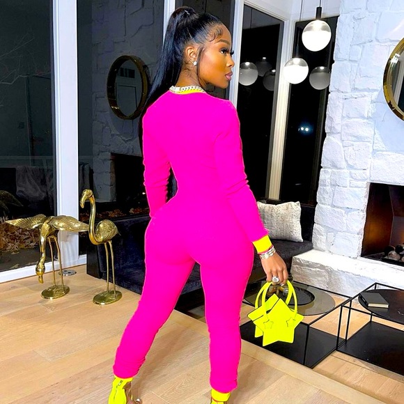 PINK RUNWAY FALL SEASON HERE - Picture 3 of 5